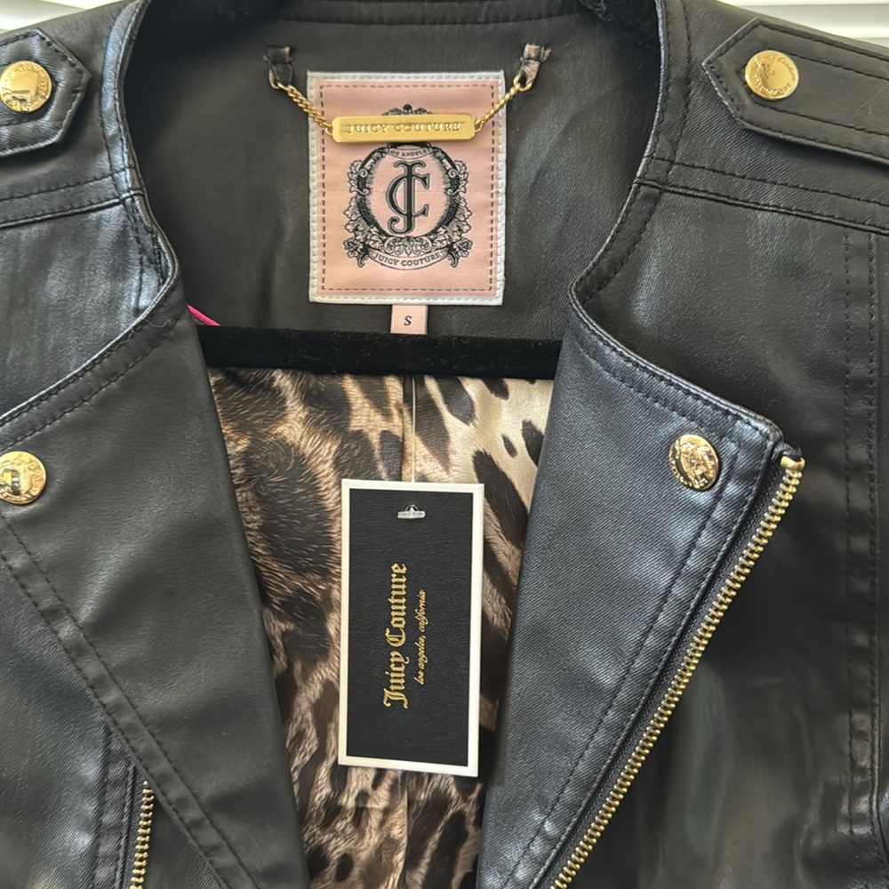NWT! JUICY COUTURE Black Faux Leather Moto Jacket Size S Leopard Print Lining - Picture 2 of 7